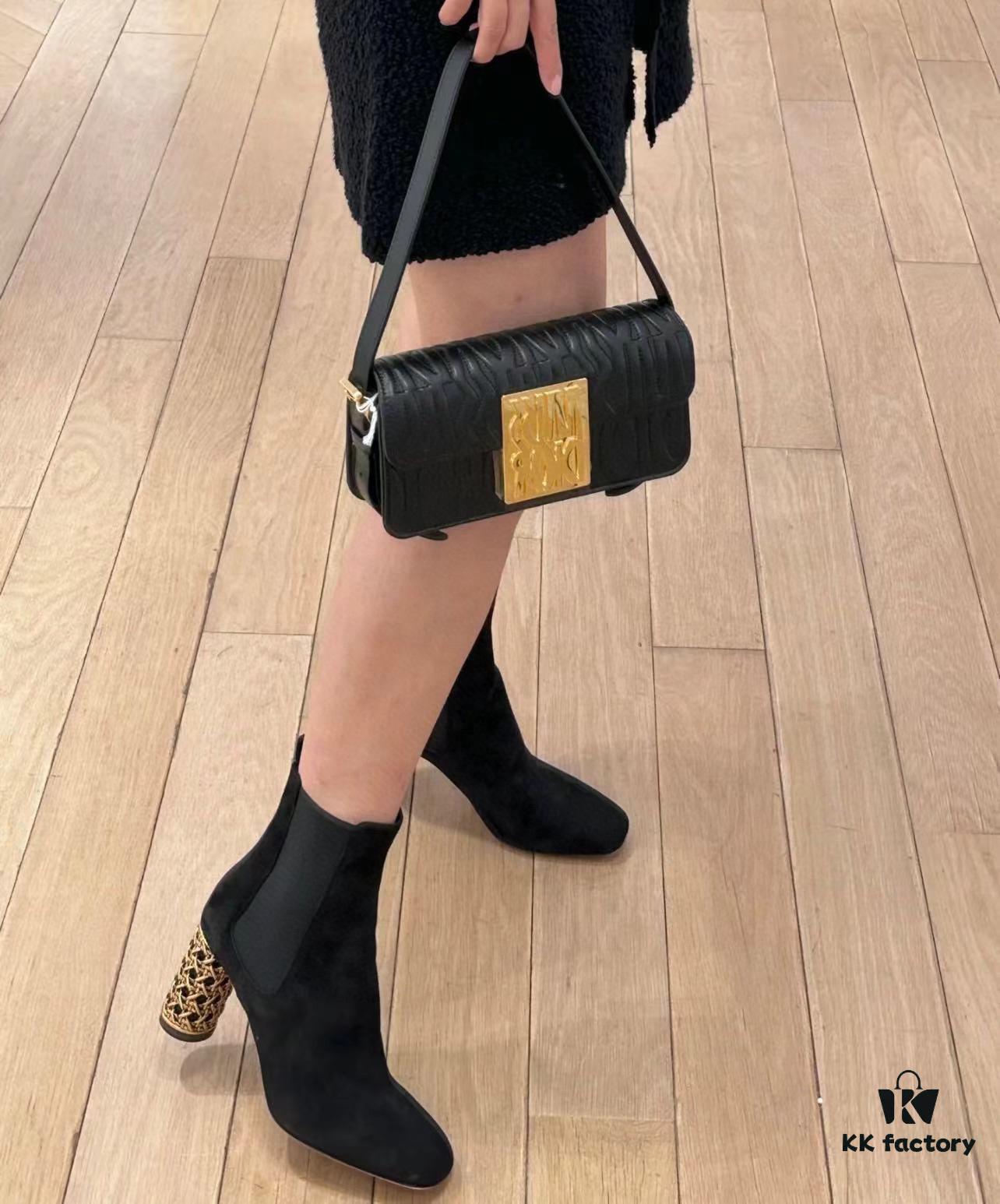 6930a0e16e68136f4d9ab81f Miss Dior Flap Handbag in Quilted Calfskin – Winter 2024 Ready-to-Wear Collection