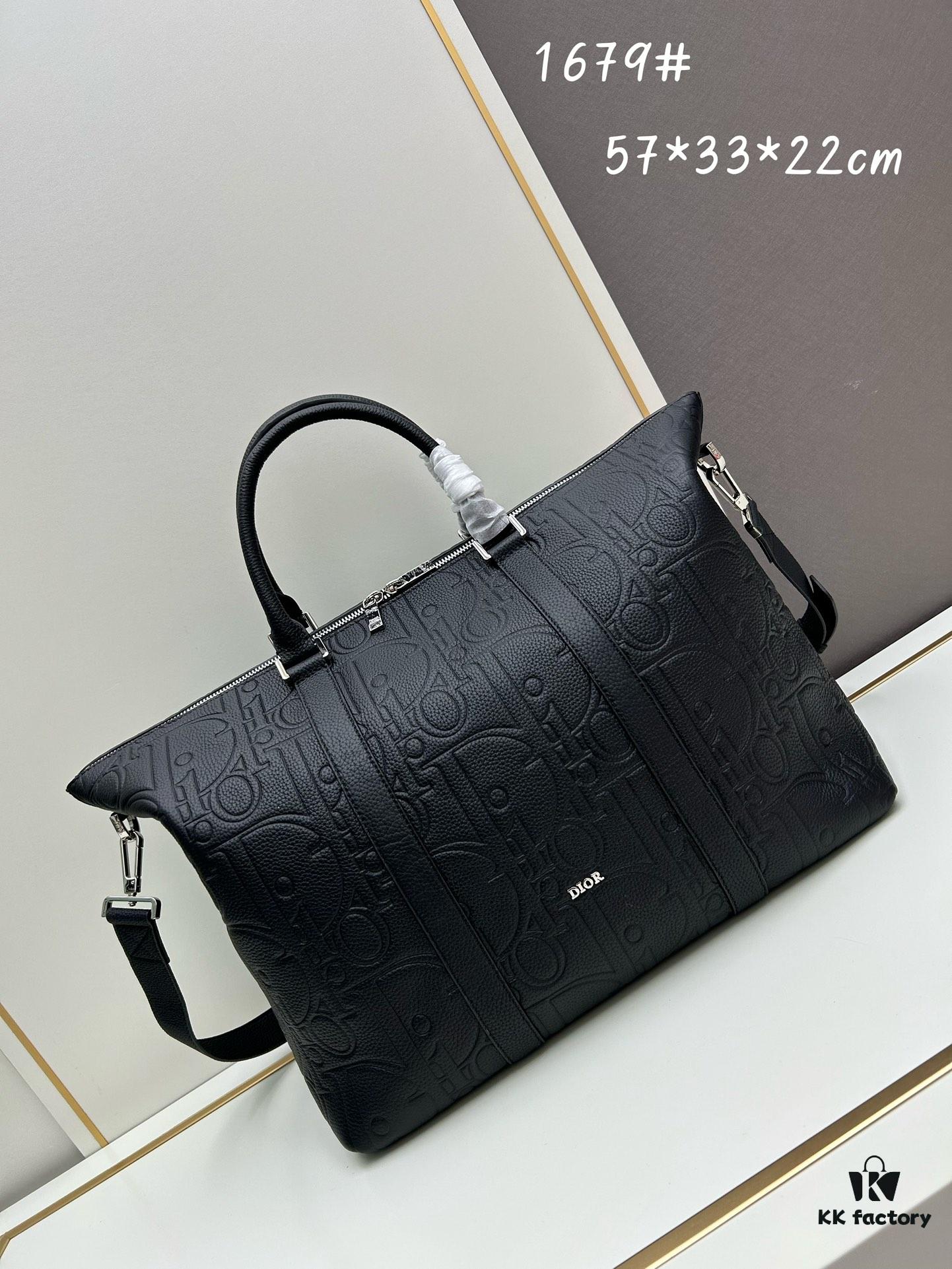 6930a1066e68136f4d9ab868 Weekender 25 Handbag in Elegant Design