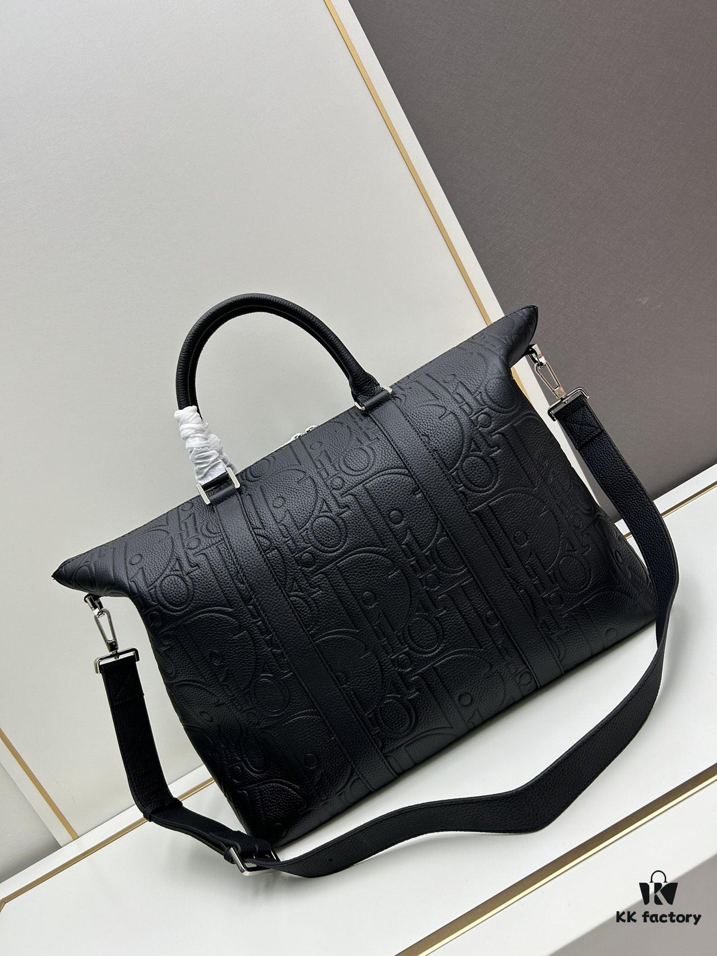 6930a1076e68136f4d9ab869 Weekender 25 Handbag in Elegant Design