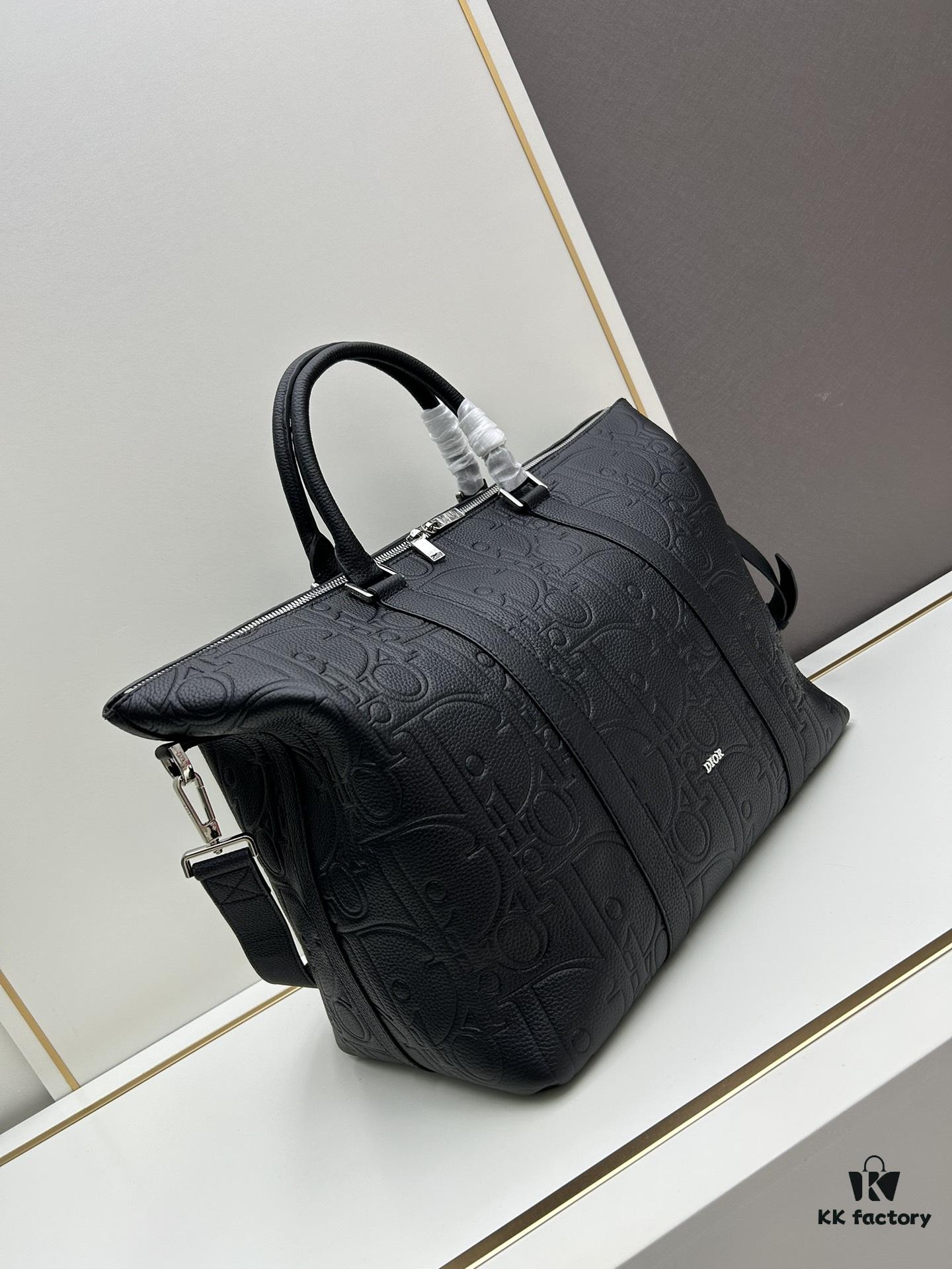 6930a1076e68136f4d9ab86b Weekender 25 Handbag in Elegant Design