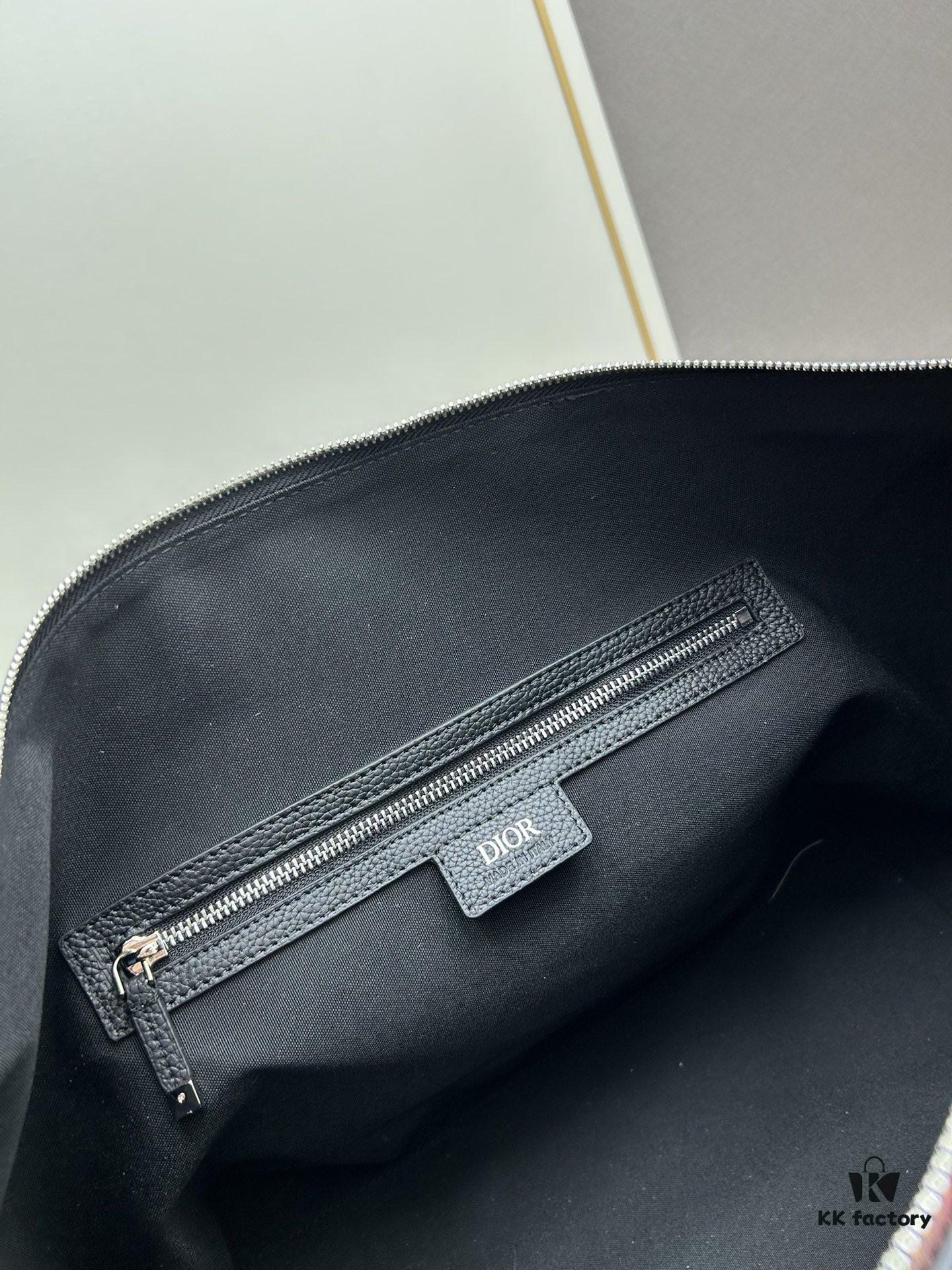 6930a10b6e68136f4d9ab870 Weekender 25 Handbag in Elegant Design