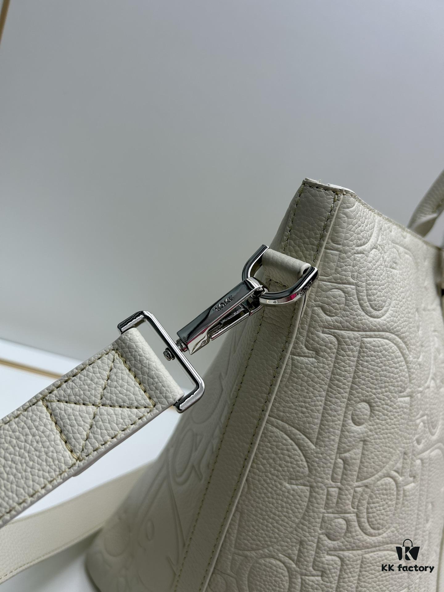 6930a10d6e68136f4d9ab875 Weekender 25 Handbag
