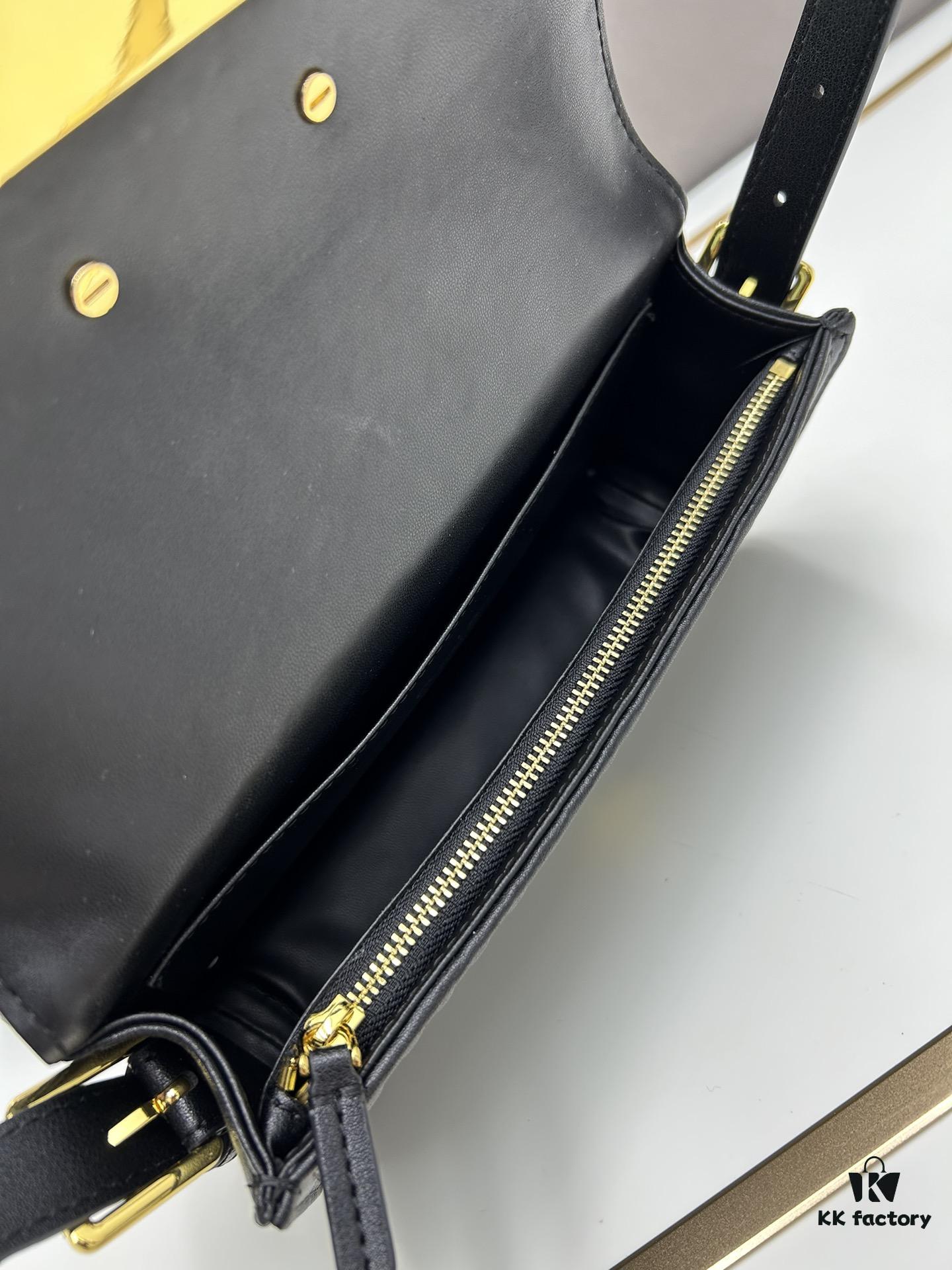 6930a1216e68136f4d9ab89d Dior Retro Box Set Made of Black Cowhide Leather with Unique Letter Embossing