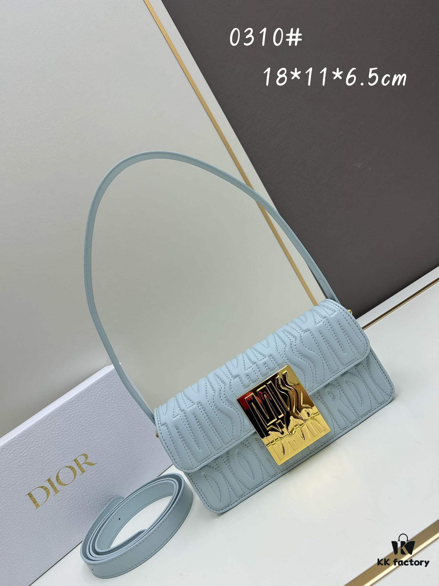 6930a1236e68136f4d9ab8a0 Dior Retro Box Set, Exquisitely Crafted from Black Cowhide Leather with Unique Letter Embossing