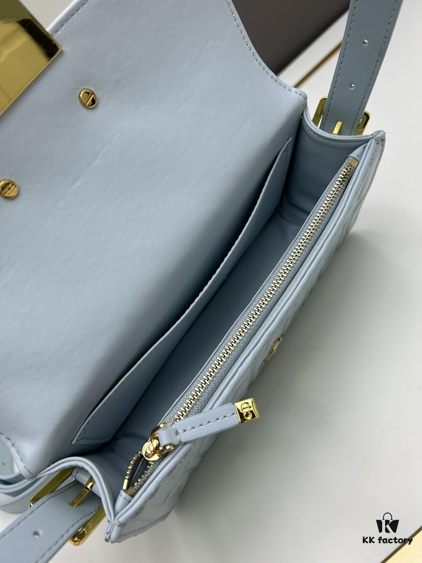6930a1256e68136f4d9ab8a7 Dior Retro Box Set, Exquisitely Crafted from Black Cowhide Leather with Unique Letter Embossing