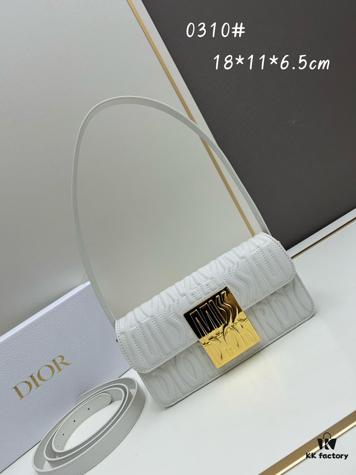 6930a12a6e68136f4d9ab8ae Dior Retro Box Set Made of Black Cow Leather with Unique Letter Embossing, Exquisite Craftsmanship, Spacious Compartment Design, Detachable Shoulder Strap for Handheld, Shoulder or Hand-Carry, Essential for Daily Outings