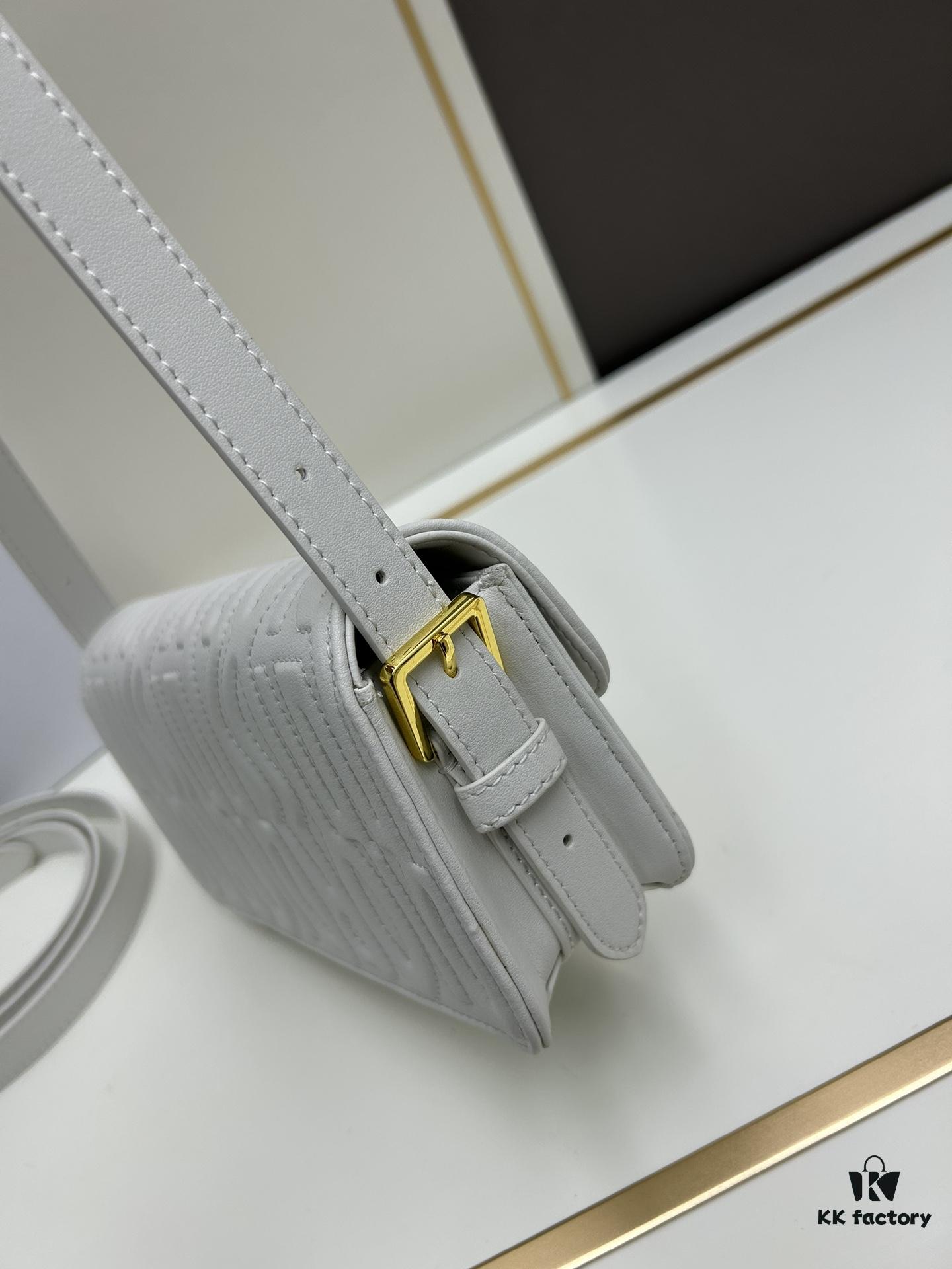 6930a12b6e68136f4d9ab8b3 Dior Retro Box Set Made of Black Cow Leather with Unique Letter Embossing, Exquisite Craftsmanship, Spacious Compartment Design, Detachable Shoulder Strap for Handheld, Shoulder or Hand-Carry, Essential for Daily Outings