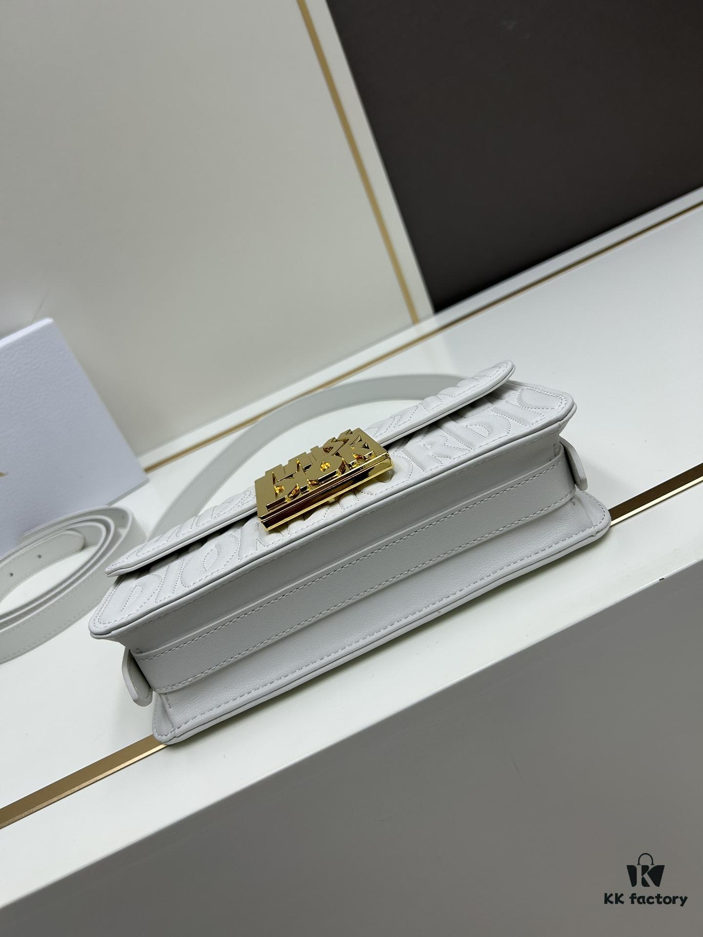 6930a12c6e68136f4d9ab8b4 Dior Retro Box Set Made of Black Cow Leather with Unique Letter Embossing, Exquisite Craftsmanship, Spacious Compartment Design, Detachable Shoulder Strap for Handheld, Shoulder or Hand-Carry, Essential for Daily Outings