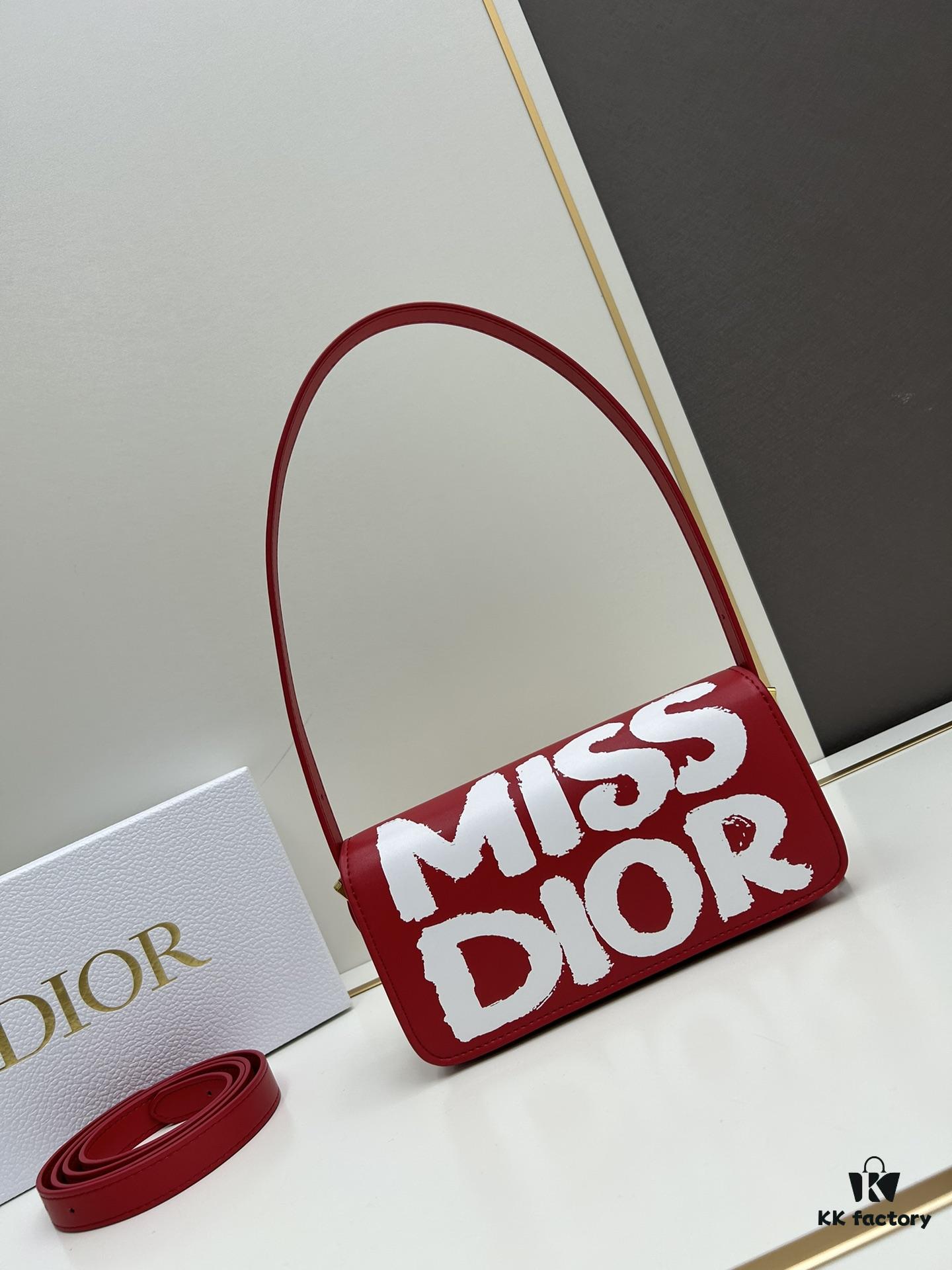 6930a1366e68136f4d9ab8c8 Dior Retro Style Box Set, Crafted from Cow Leather with Unique Letter Embossing, Spacious Compartment Design, Detachable Shoulder Strap for Handheld, Shoulder or Hand-Carry, Perfect for Daily Use