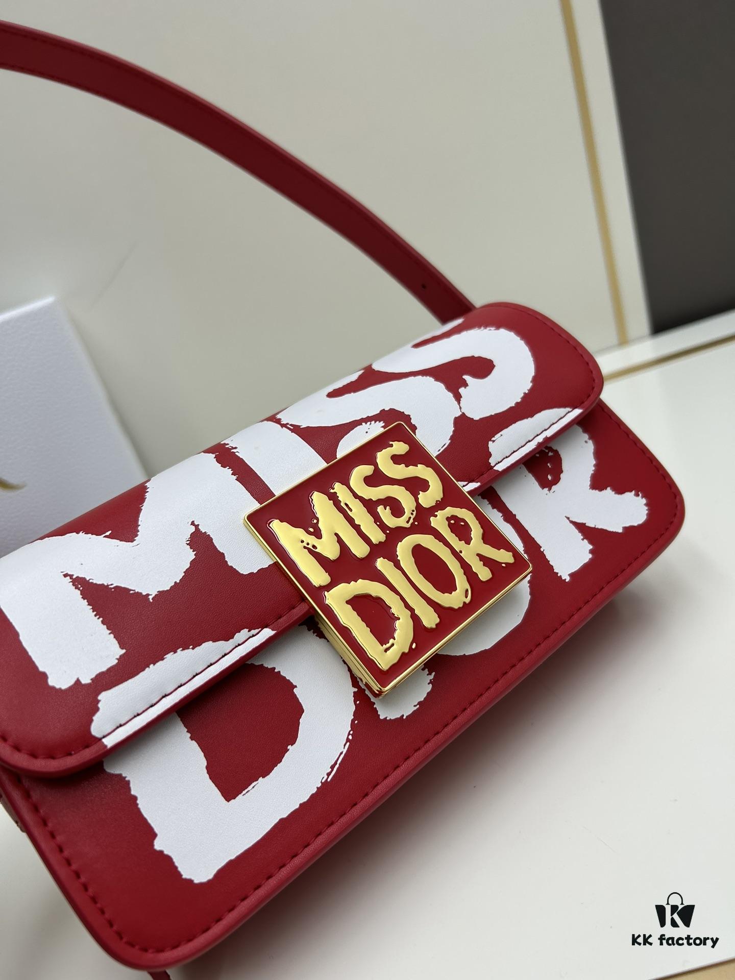 6930a1386e68136f4d9ab8cb Dior Retro Style Box Set, Crafted from Cow Leather with Unique Letter Embossing, Spacious Compartment Design, Detachable Shoulder Strap for Handheld, Shoulder or Hand-Carry, Perfect for Daily Use