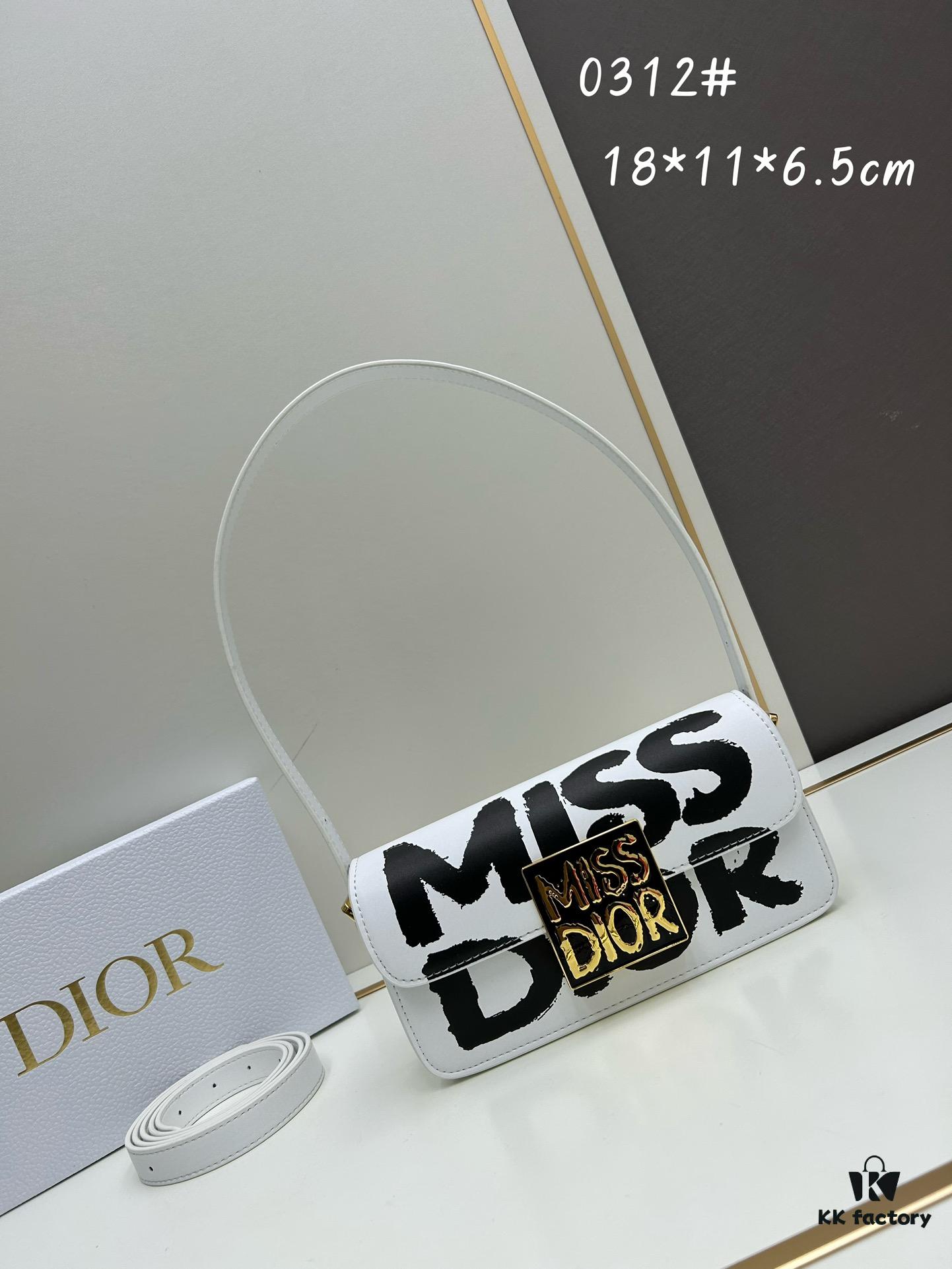 6930a1396e68136f4d9ab8ce Dior Retro Style Box Set, Crafted from Cow Leather with Unique Letter Embossing, Spacious Compartment Design, Detachable Shoulder Strap for Handheld, Shoulder or Hand-Carry, Perfect for Daily Use