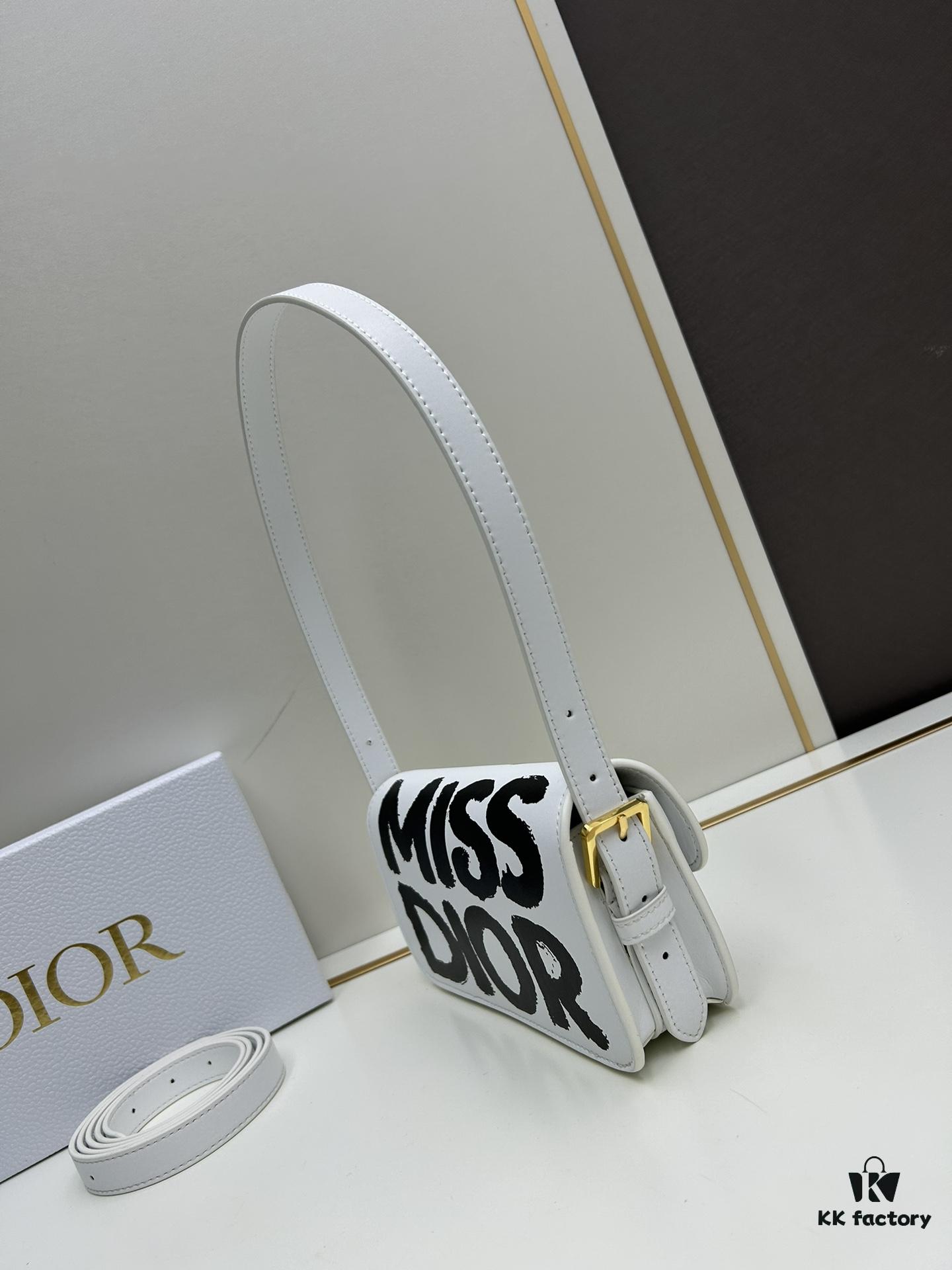 6930a1396e68136f4d9ab8cf Dior Retro Style Box Set, Crafted from Cow Leather with Unique Letter Embossing, Spacious Compartment Design, Detachable Shoulder Strap for Handheld, Shoulder or Hand-Carry, Perfect for Daily Use