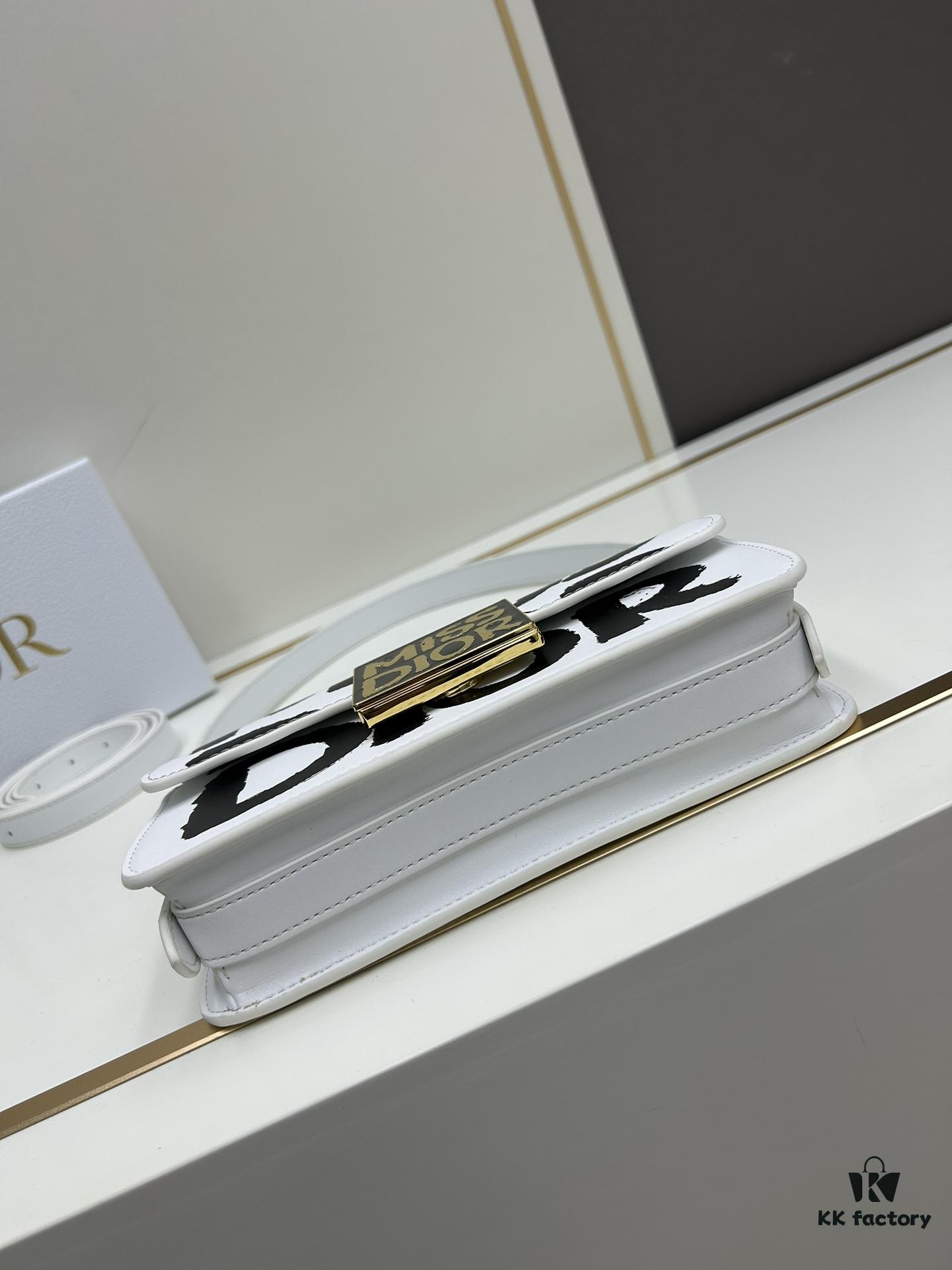 6930a13c6e68136f4d9ab8d3 Dior Retro Style Box Set, Crafted from Cow Leather with Unique Letter Embossing, Spacious Compartment Design, Detachable Shoulder Strap for Handheld, Shoulder or Hand-Carry, Perfect for Daily Use