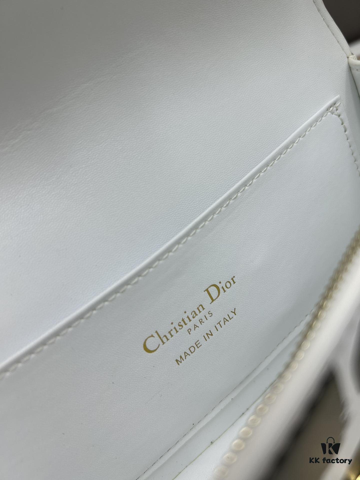 6930a13c6e68136f4d9ab8d4 Dior Retro Style Box Set, Crafted from Cow Leather with Unique Letter Embossing, Spacious Compartment Design, Detachable Shoulder Strap for Handheld, Shoulder or Hand-Carry, Perfect for Daily Use