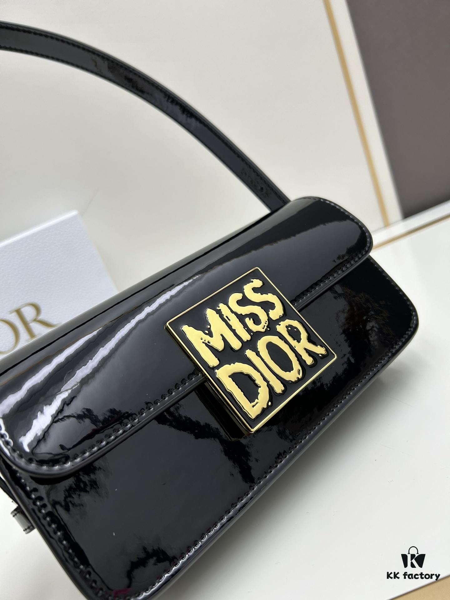 6930a1416e68136f4d9ab8dd Dior Retro Style Box Set, Crafted from Cowhide Leather with Unique Letter Embossing, Iconic Logo, Exquisite Craftsmanship, Spacious Compartment Design, Detachable Shoulder Strap for Handheld, Shoulder or Hand Carry – An Essential for Daily Outings