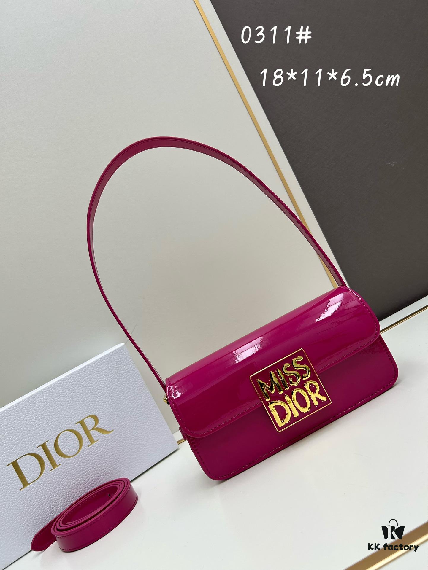 6930a1426e68136f4d9ab8e1 Dior Retro Box Set, Crafted with Cowhide Leather, Unique Letter Embossing, Iconic Logo, Exquisite Craftsmanship, Spacious Compartment Design, Detachable Shoulder Strap for Handheld, Shoulder or Hand Carry – An Essential for Daily Outings