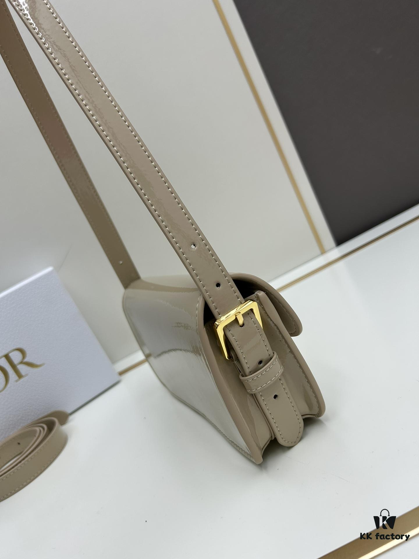 6930a1486e68136f4d9ab8e9 Dior Retro Box Set, Crafted from Cowhide Leather with Unique Letter Embossing, Iconic Logo, Exquisite Craftsmanship, Spacious Compartment Design with Detachable Shoulder Strap for Handheld, Shoulder or Hand-Carry Use – Essential for Daily Outings, Model: 0311, Size: 18*6.5*11cm