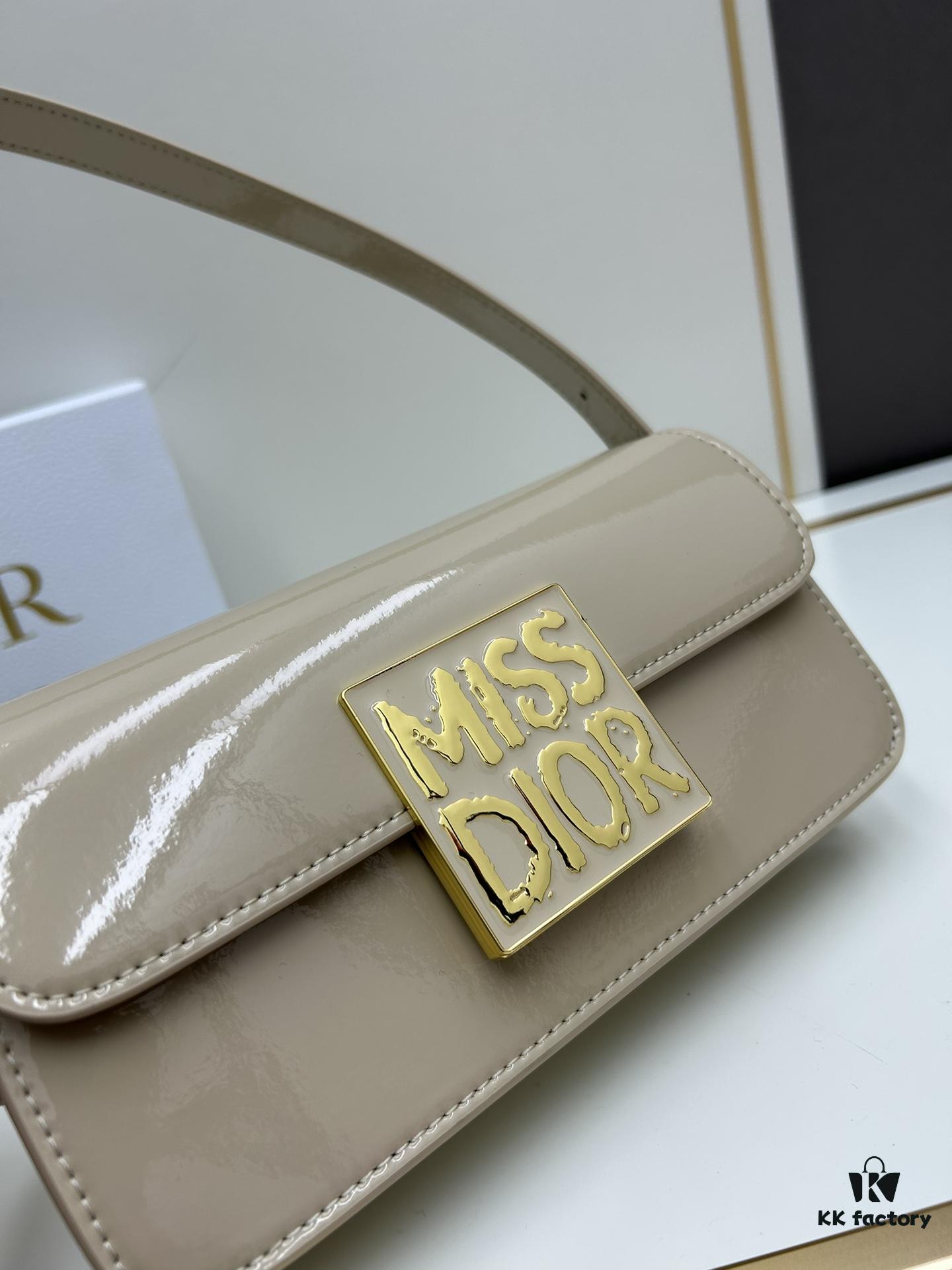 6930a1486e68136f4d9ab8eb Dior Retro Box Set, Crafted from Cowhide Leather with Unique Letter Embossing, Iconic Logo, Exquisite Craftsmanship, Spacious Compartment Design with Detachable Shoulder Strap for Handheld, Shoulder or Hand-Carry Use – Essential for Daily Outings, Model: 0311, Size: 18*6.5*11cm