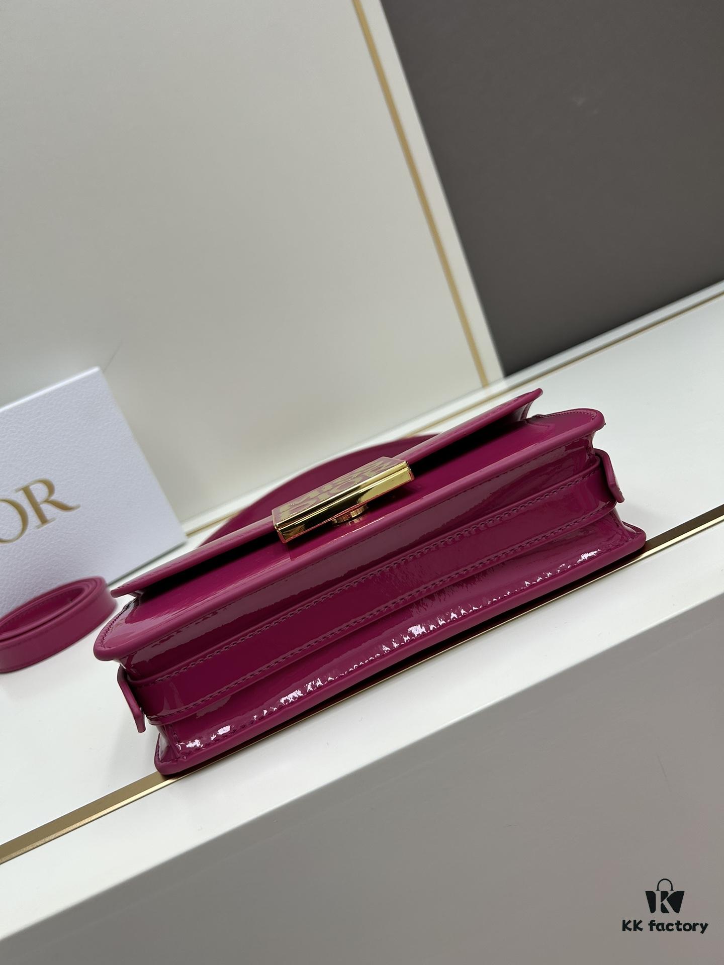 6930a1506e68136f4d9ab8f9 Dior Retro Box Set, Crafted with Cowhide Leather, Unique Letter Embossing, Iconic Logo, Exquisite Craftsmanship, Spacious Compartment Design, Detachable Shoulder Strap for Handheld, Shoulder or Hand Carry – An Essential for Daily Outings