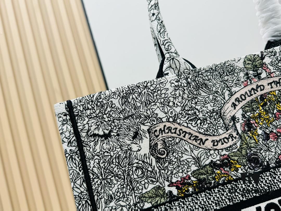 6930a1716e68136f4d9ab939 Oversized Original Order Thick Yarn Fabric Dior Book Tote