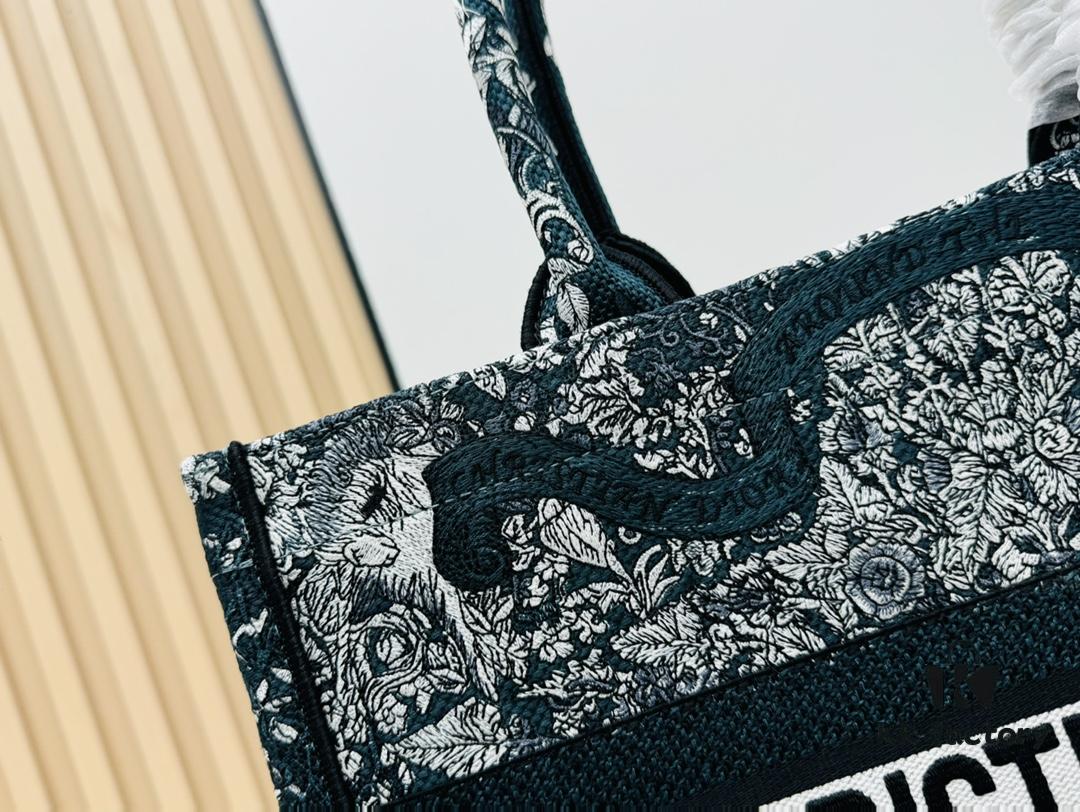 Thick Stitching, Heavy Fabric, Original Order Medium Size [Dior Book Tote]
