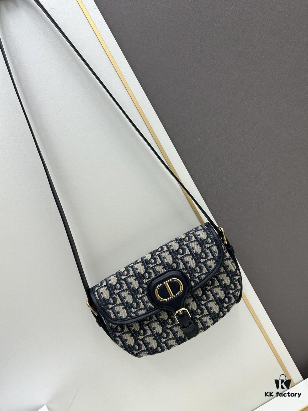6930a1a36e68136f4d9ab99d Dior Bobby Bag, Early Autumn New Arrival Vintage Style, Full-Grain Cowhide Texture, Structured Body with Antique Hardware