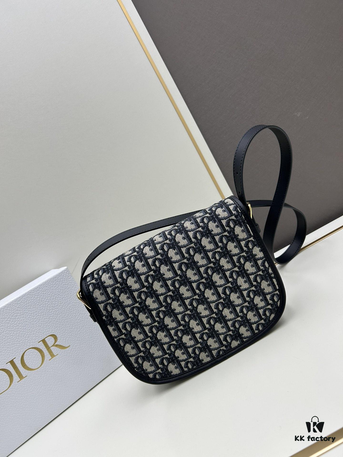 Dior Bobby Bag, Early Autumn New Arrival Vintage Style, Full-Grain Cowhide Leather, 22cm Original Edition