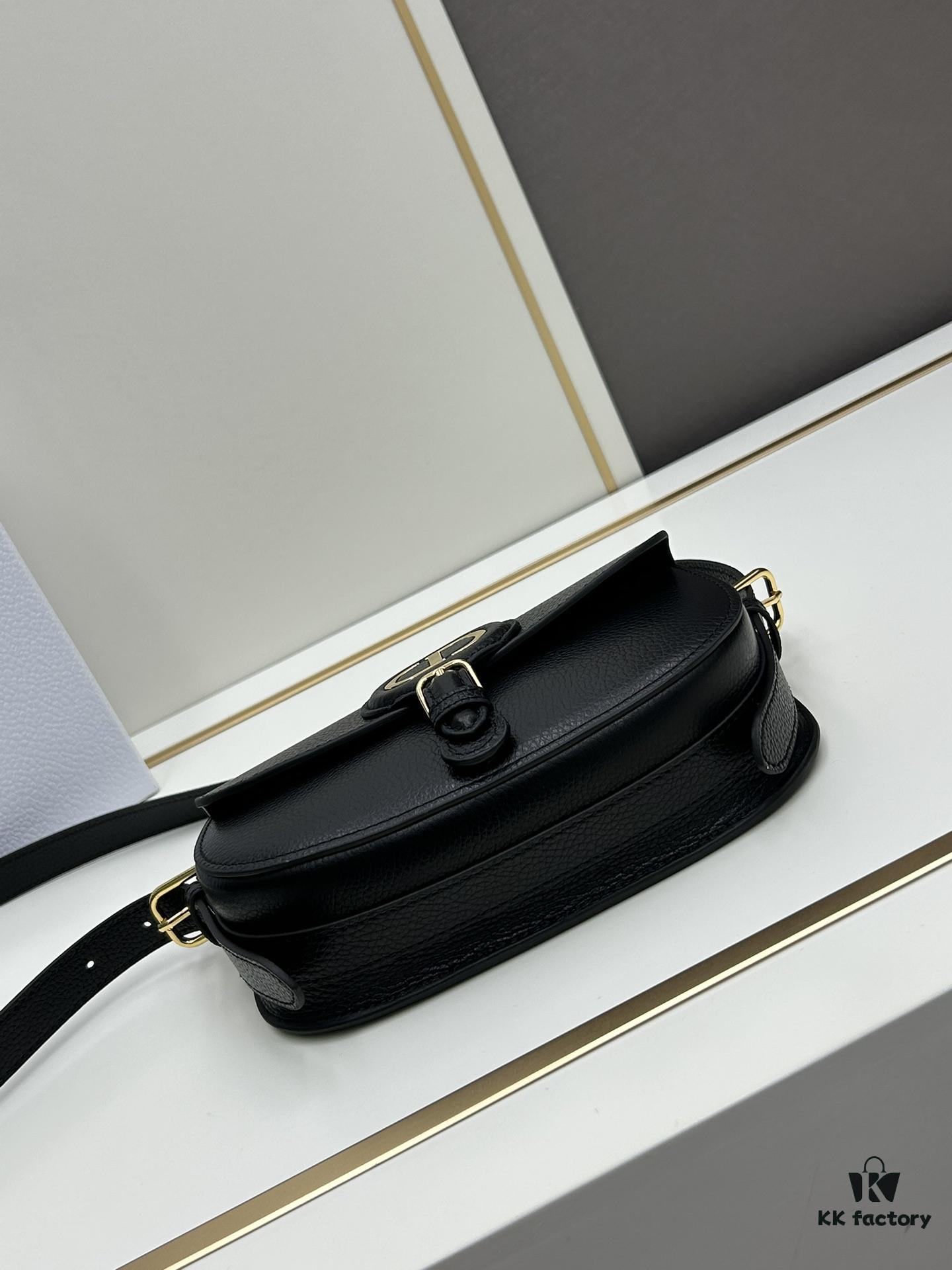 6930a1cb6e68136f4d9ab9e3 Dior Bobby Tote Bag, Fall Early New Arrival, Vintage Style Cowhide Texture, Structured Body, Original Full-Grain Leather Quality