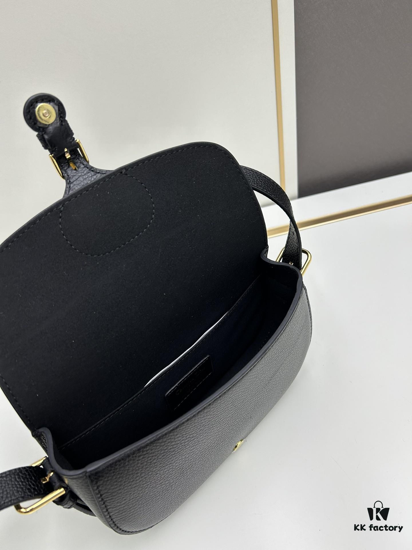 6930a1cc6e68136f4d9ab9e7 Dior Bobby Tote Bag, Fall Early New Arrival, Vintage Style Cowhide Texture, Structured Body, Original Full-Grain Leather Quality