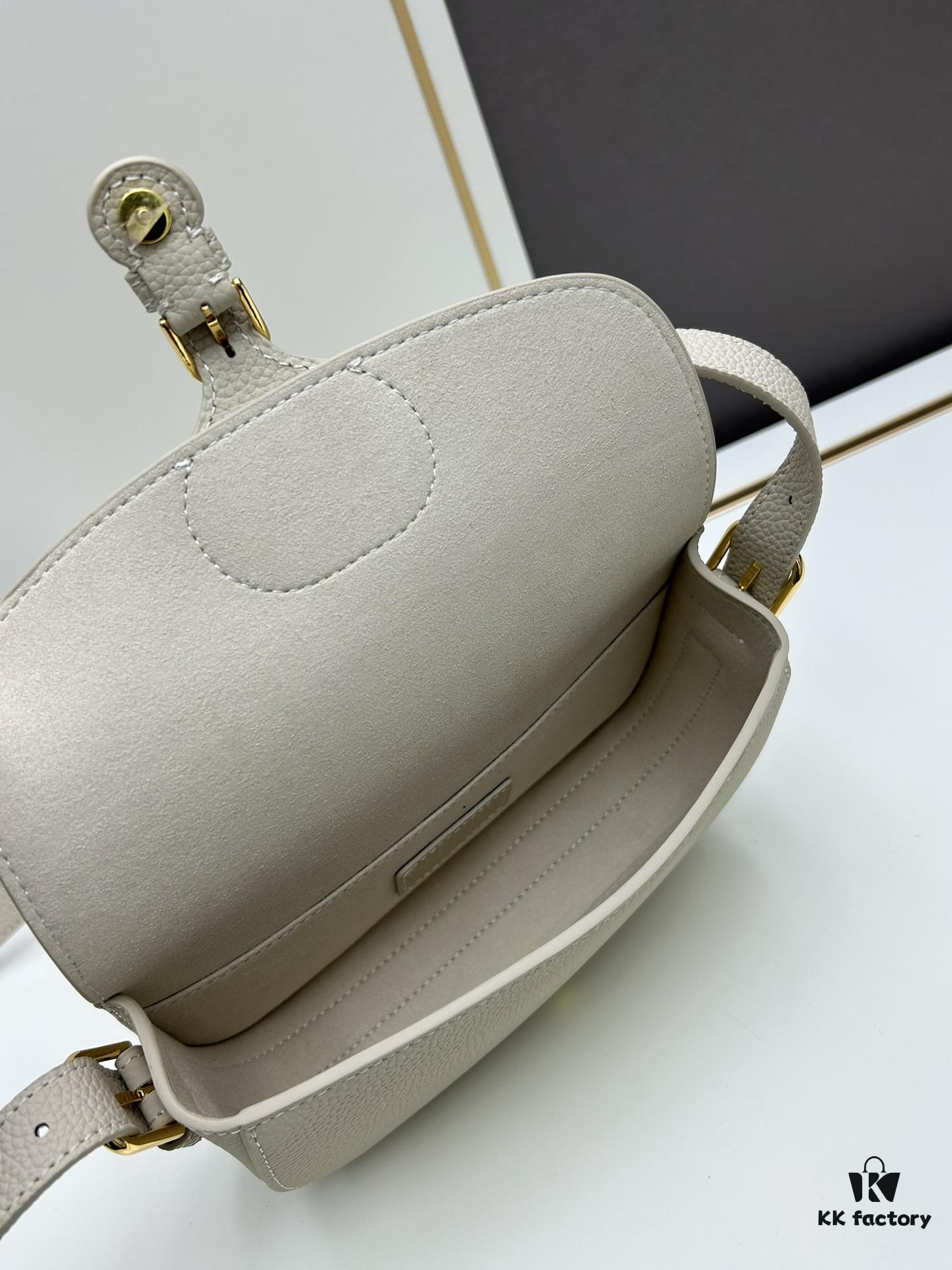 6930a1d06e68136f4d9ab9ec Dior Bobby Tote Bag, Fall Early New Arrival, Vintage Style Cowhide Handbag, Full-Grain Leather, 21-Inch Wide Model