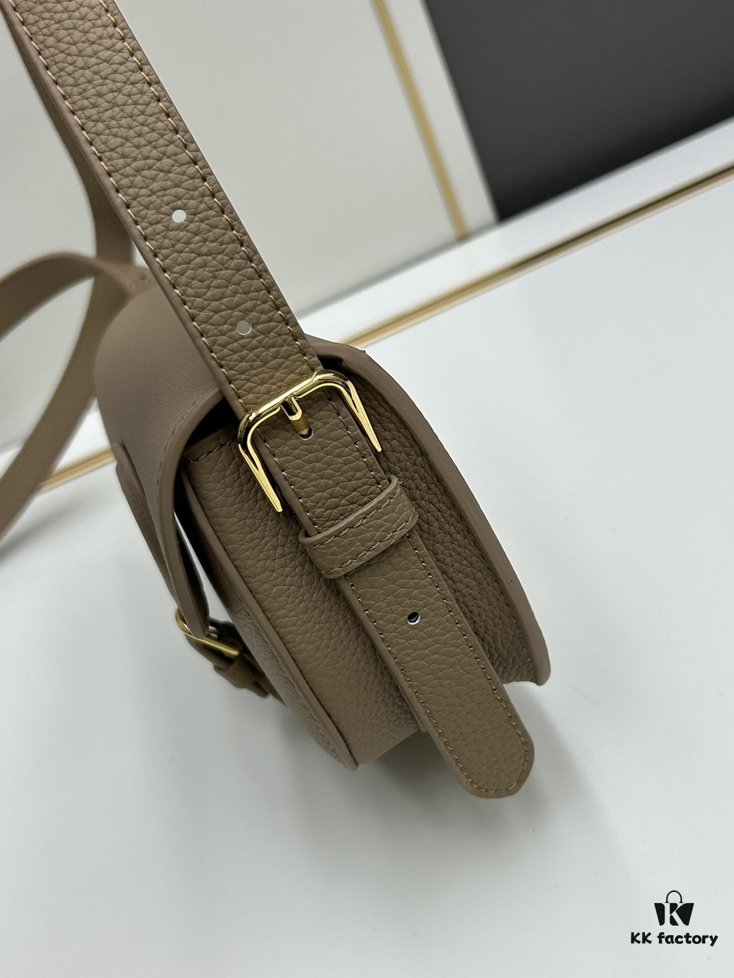 6930a1d36e68136f4d9ab9f4 Dior Bobby Tote Bag, 21-inch Wide Style, Full-Grain Leather, Early Autumn New Vintage Collection
