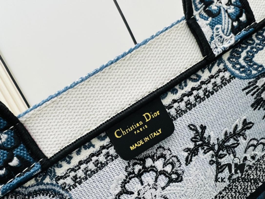 6930a1f06e68136f4d9aba35 Oversized Original Order Thick Yarn Fabric Dior Book Tote
