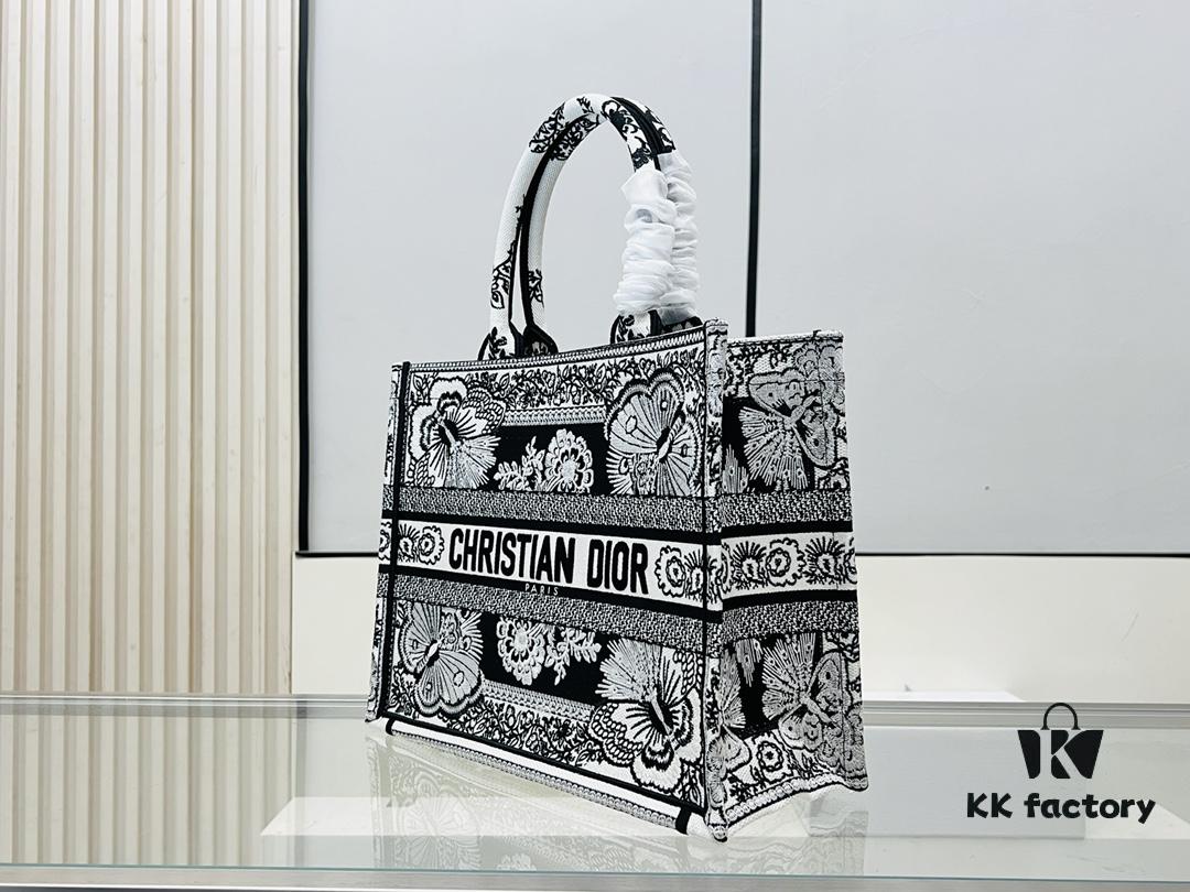 6930a1f16e68136f4d9aba39 Thick Stitching, Heavy Fabric Original Order Medium Di0r Book Tote