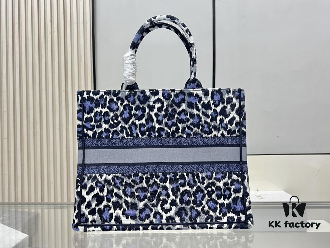 6930a20e6e68136f4d9aba68 Oversized Original Order Di0r Book Tote in Thick Yarn Fabric