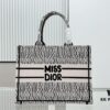 ️Thick Yarn Heavy Fabric Original Order Medium [Dior Book Tote]