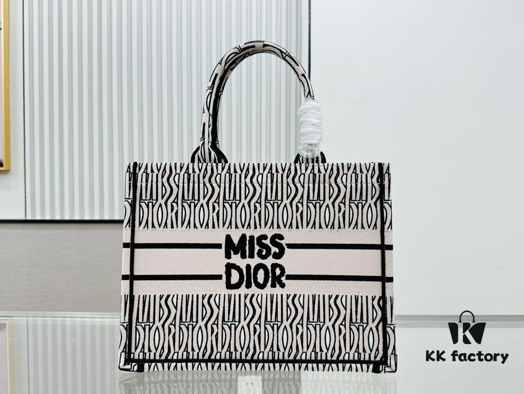 ️Thick Yarn Heavy Fabric Original Order Medium [Dior Book Tote]