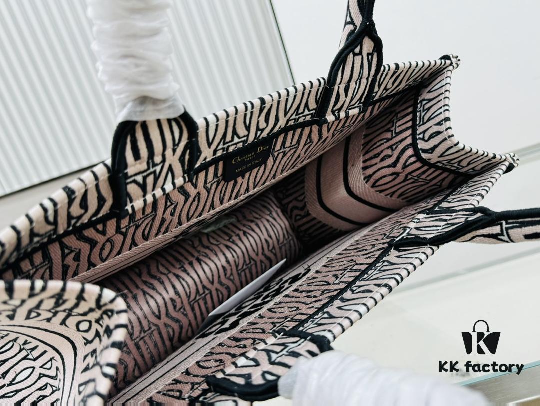 ️Thick Yarn Heavy Fabric Original Order Medium [Dior Book Tote]