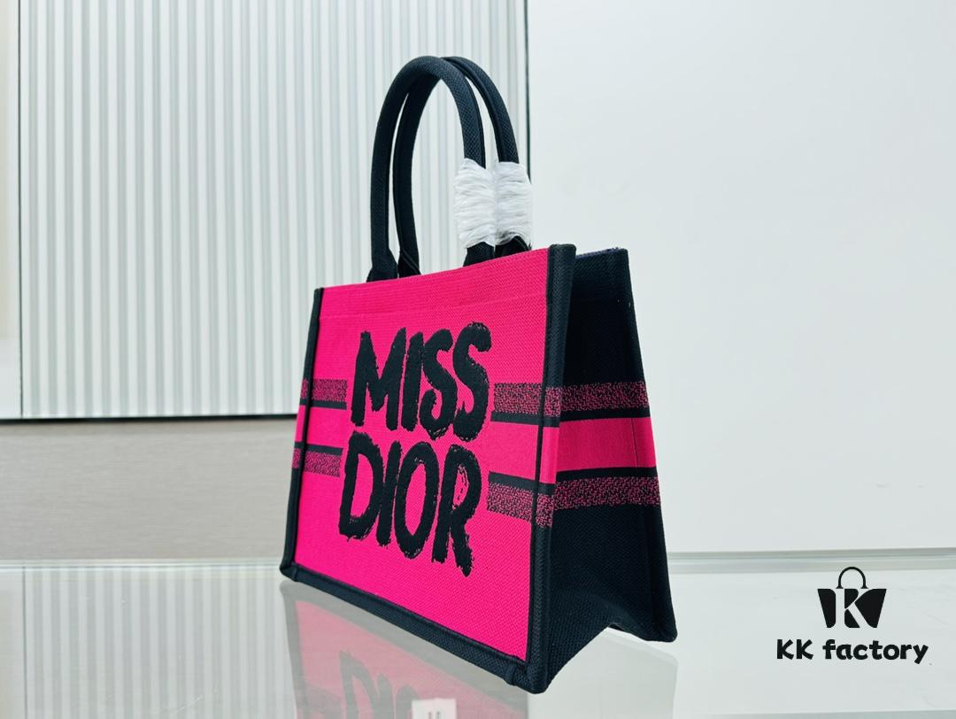 6930a2536e68136f4d9abb00 Thick Thread, Heavy Fabric Original Order Medium Di0r Book Tote