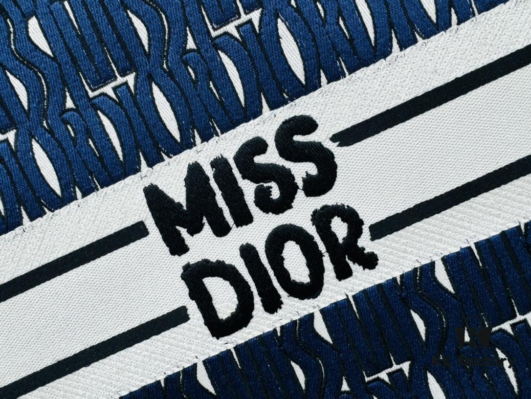 6930a2596e68136f4d9abb0d Thick Thread, Heavy Fabric Original Order Large Size Di0r Book Tote