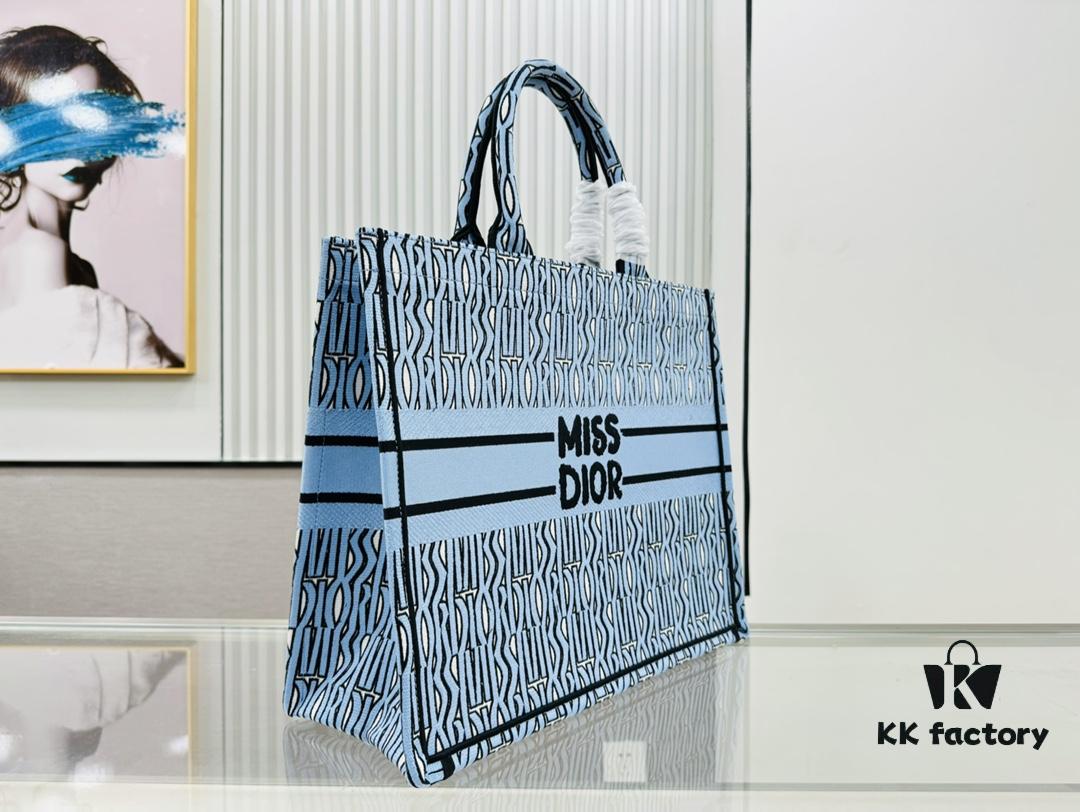 6930a2616e68136f4d9abb1f Oversized Original Order Thick Yarn Fabric Dior Book Tote