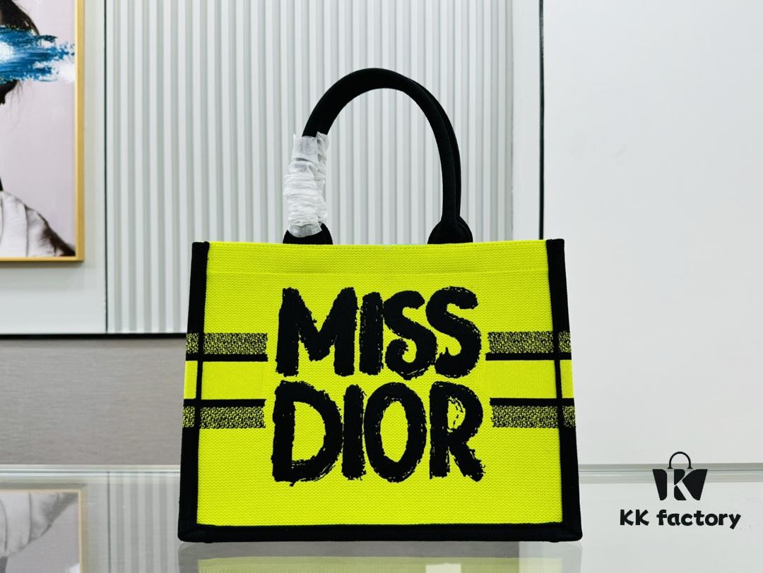 Thick Thread, Heavy Fabric First Quality - Medium Di0r Book Tote