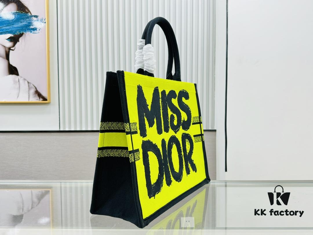 6930a2706e68136f4d9abb46 Oversized Original Order Thick Yarn Fabric Dior Book Tote