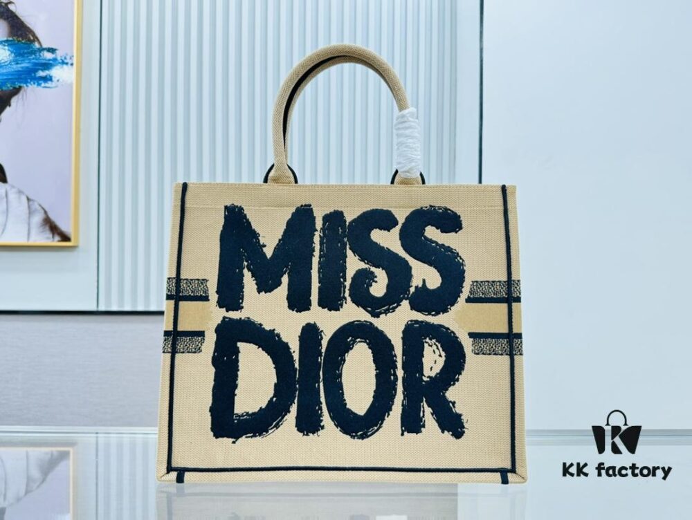 6930a2776e68136f4d9abb57 Dior Book Tote Oversized, Original Order, Thick Yarn and Heavy Fabric