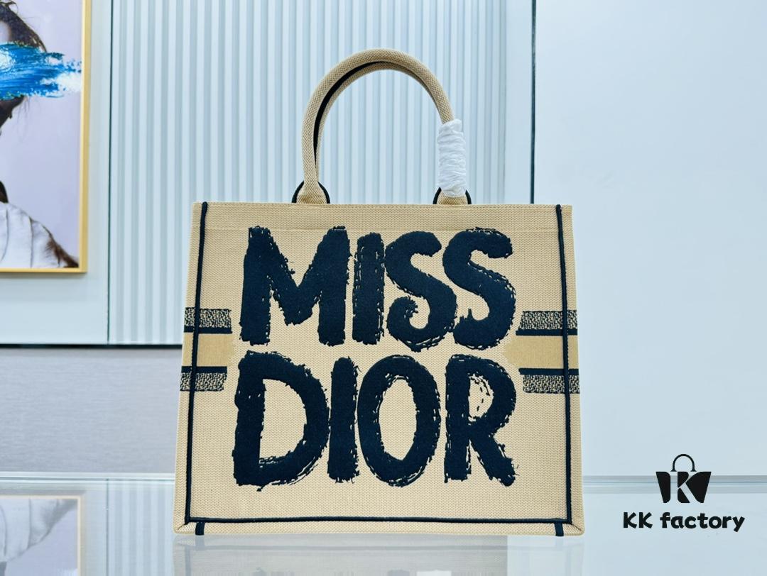6930a2776e68136f4d9abb57 Dior Book Tote Oversized, Original Order, Thick Yarn and Heavy Fabric