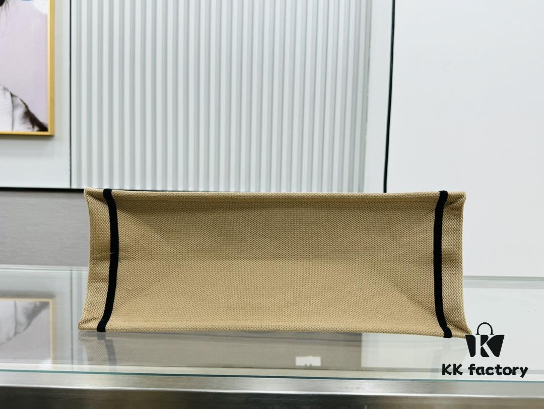 6930a27b6e68136f4d9abb5d Dior Book Tote Oversized, Original Order, Thick Yarn and Heavy Fabric