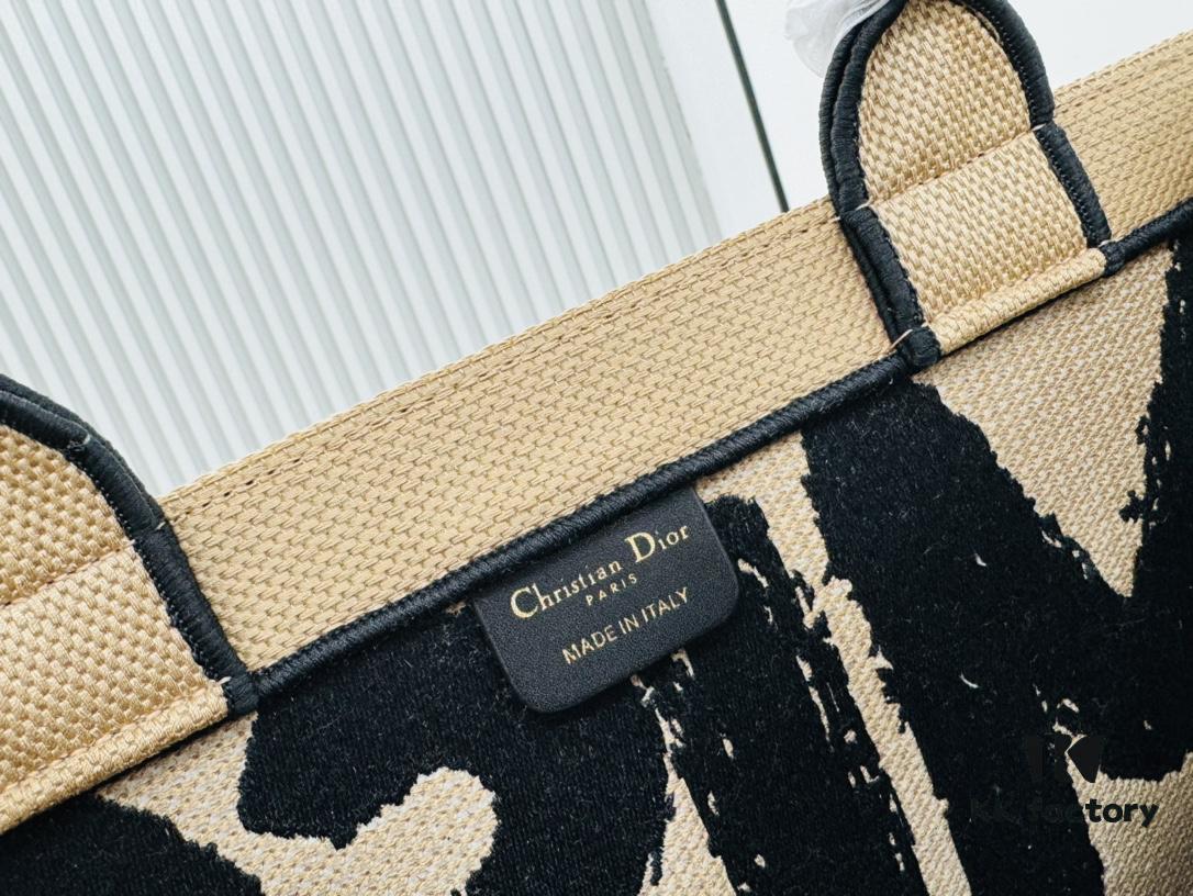 6930a27c6e68136f4d9abb5f Dior Book Tote Oversized, Original Order, Thick Yarn and Heavy Fabric