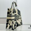 6930a2ae6e68136f4d9abbd0 Thick Yarn Heavy Fabric Original Order Large Size Di0r Book Tote