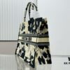 6930a2ae6e68136f4d9abbd1 Thick Yarn Heavy Fabric Original Order Large Size Di0r Book Tote