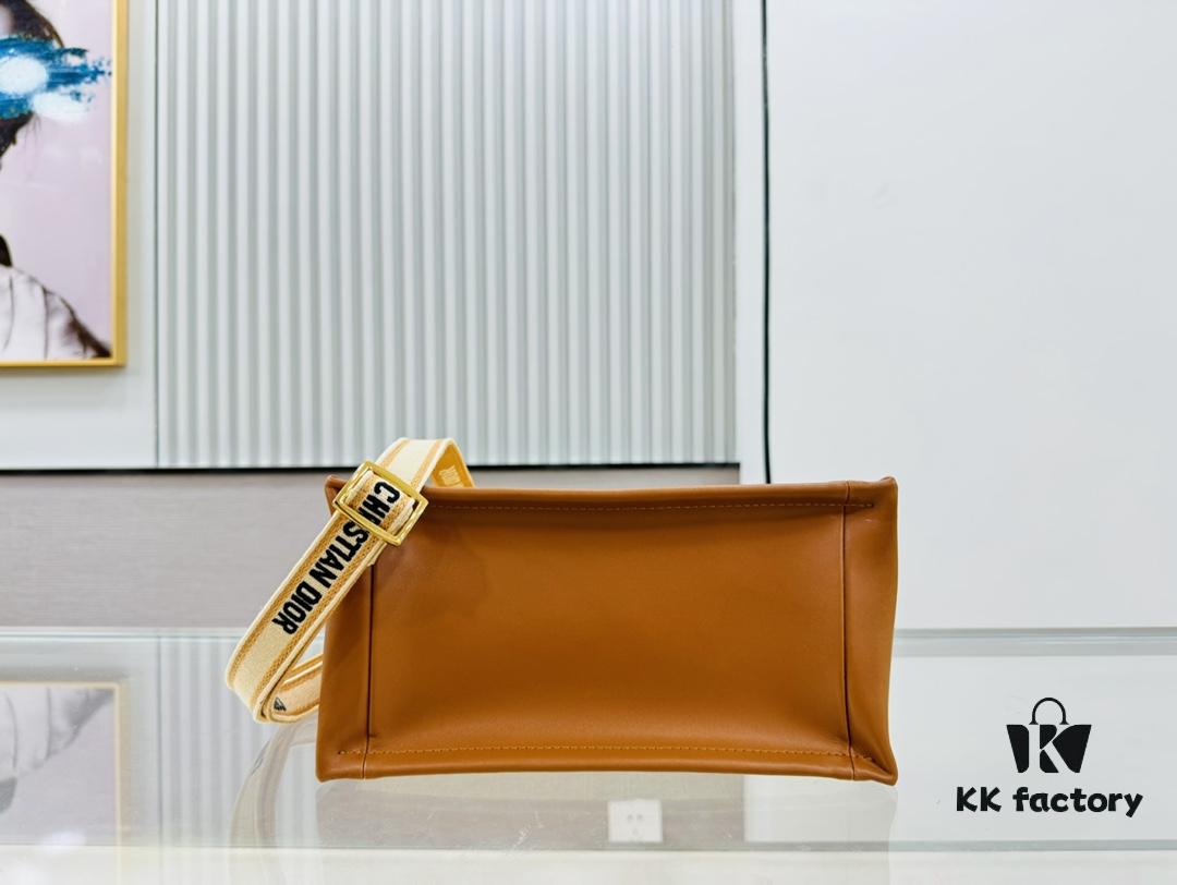 6930a3036e68136f4d9abc91 Dior Book Tote24 Early Spring New Arrival Small Size with Leather Trim