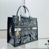 6930a3256e68136f4d9abcd8 Black Blue Tiger, Large Size DIOR Book Tote 24 Spring/Summer New Arrival